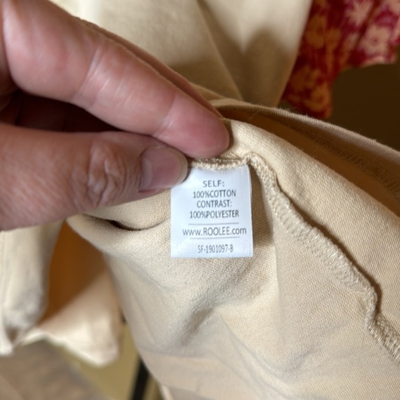 Roolee Tan Tee Shirt with flowy floral short sleeves Size XXXL - Picture 5 of 5